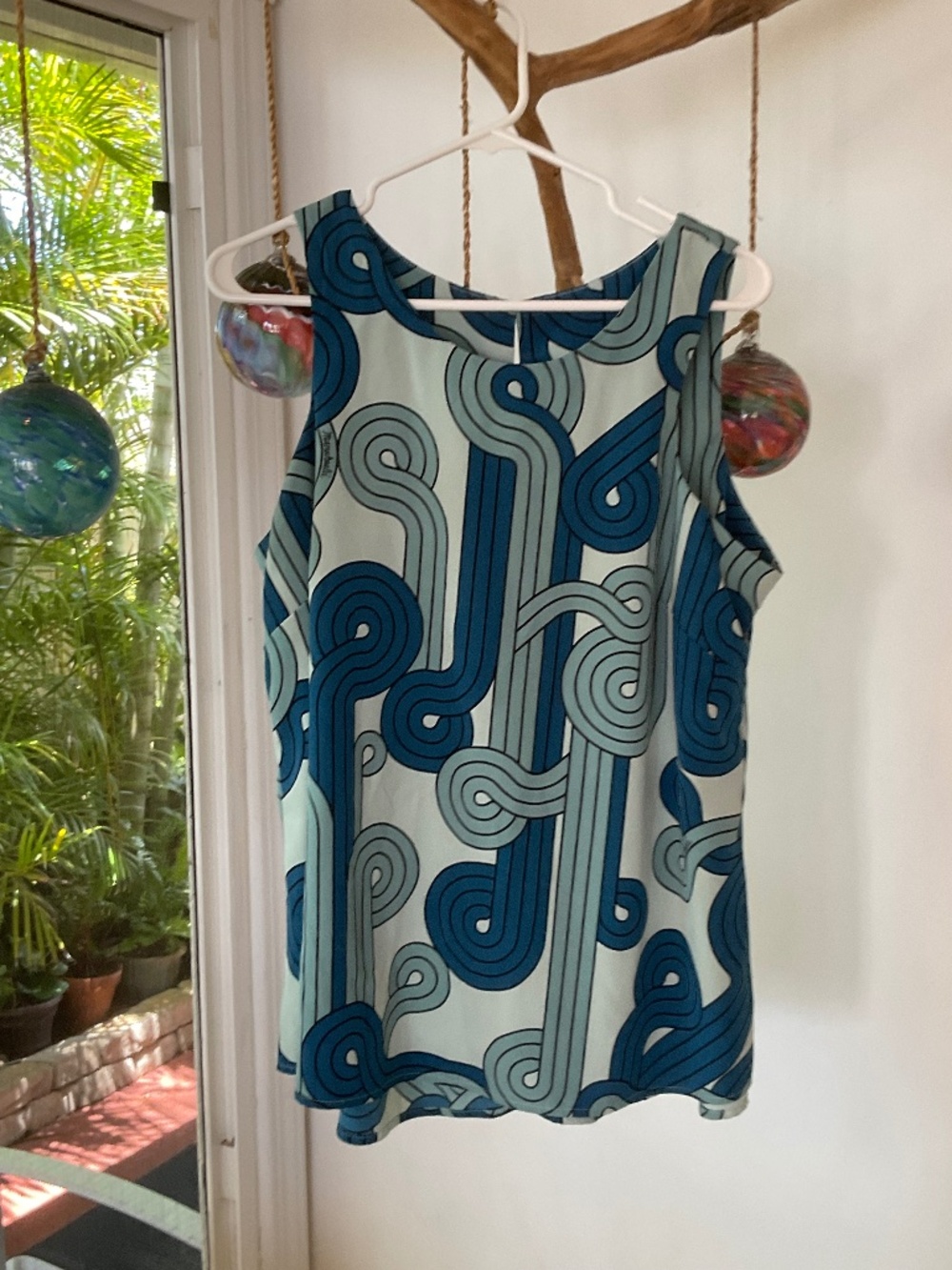 Manuheali’i Blue Women’s Top  Size L